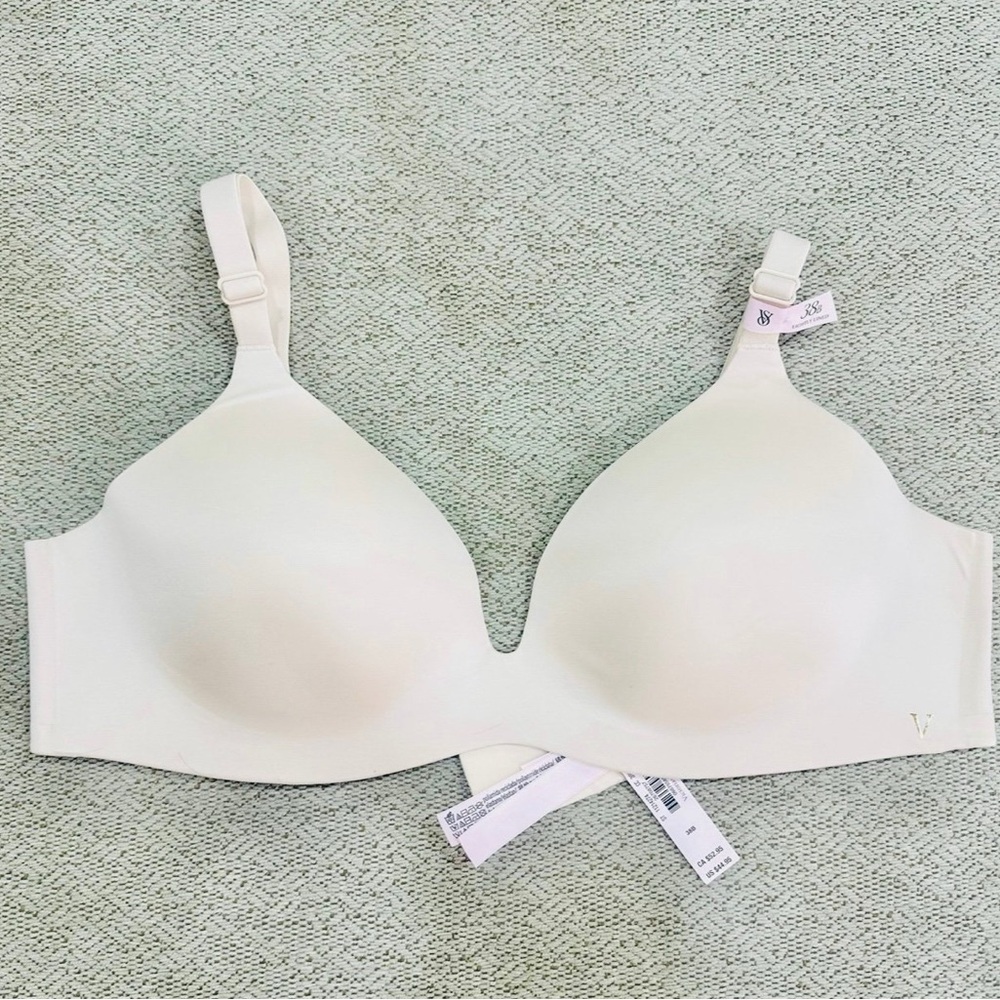 Victoria's Secret Rose 38 B  Infinity Flex Lightly Lined Black Bra VS NWT